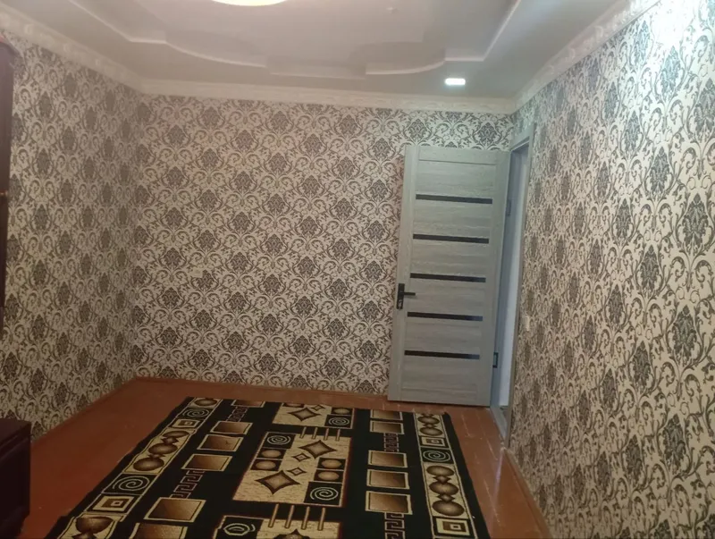 Srochna 3 xonali kvartira sotiladi