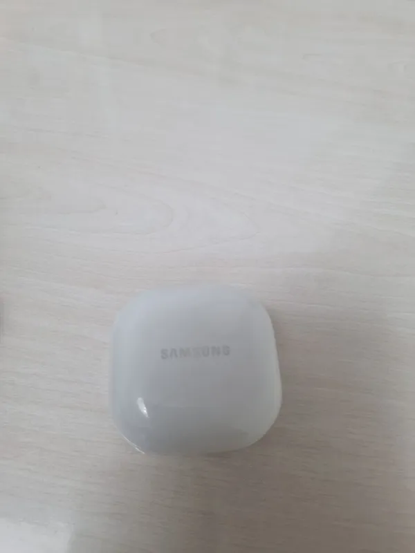 Samsung galaxy buds FE 1