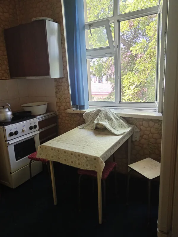 Комил Яшин, 18, 2 комнаты, 320$ 2