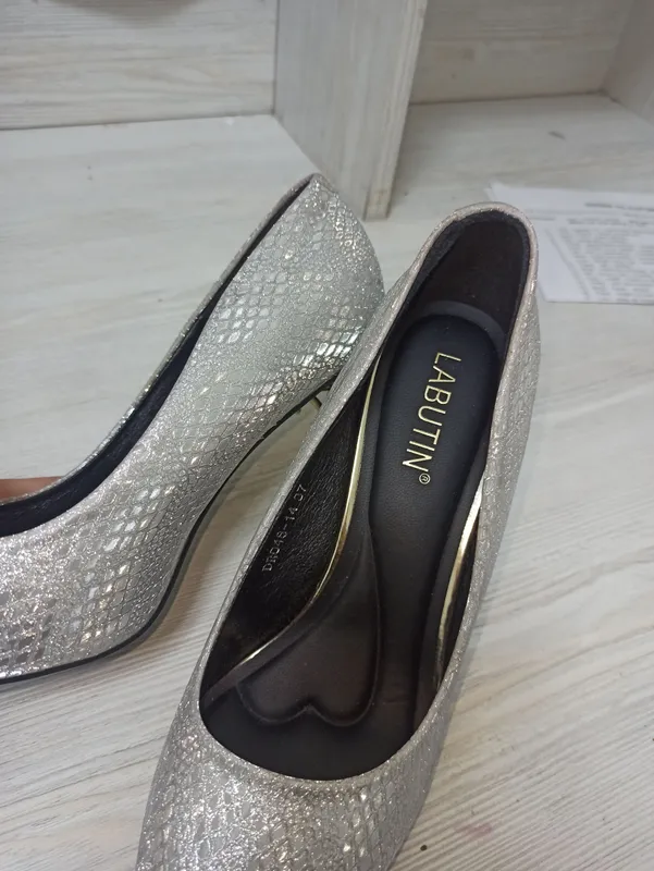 YSL tufli 4