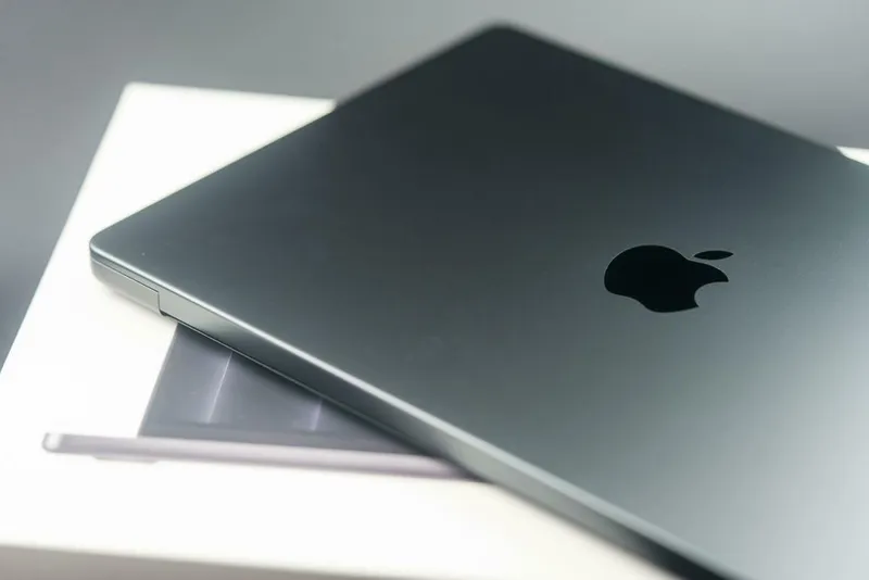 Apple MacBook Pro 14 M3 8/512 Space Grey noutbuki sotiladi 2 Apple MacBook Pro 14 M3 8/512 Space Grey noutbuki sotiladi 2