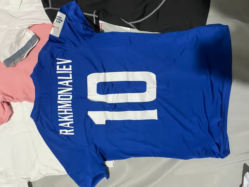 разные футболки и футболка с AFC U20 7