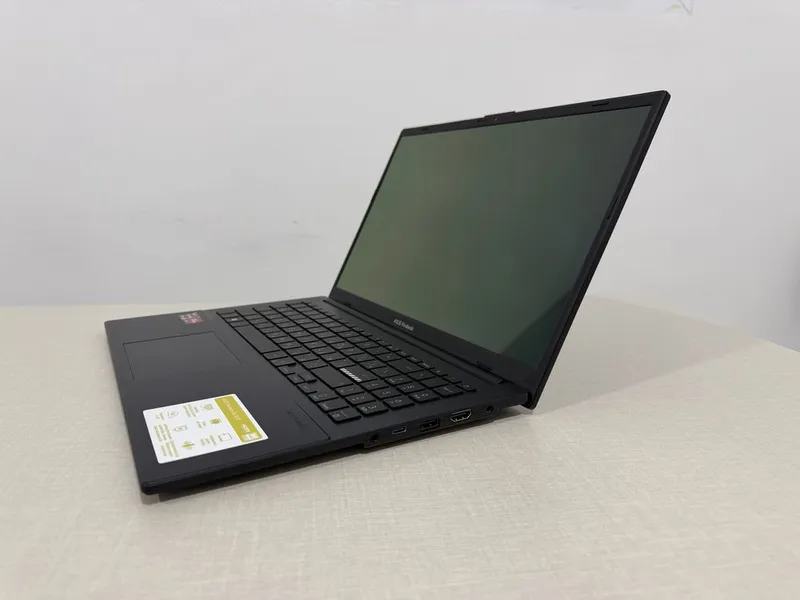 Yangi Asus VivoBook OLED Ryzen 5 8GB 512GB SSD — фото 4