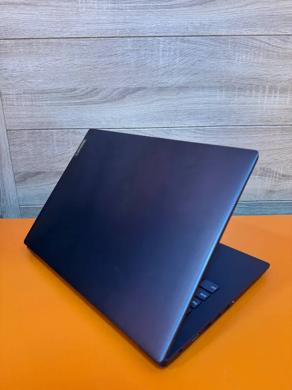 Ноутбук Lenovo V14-IGL — фото 2
