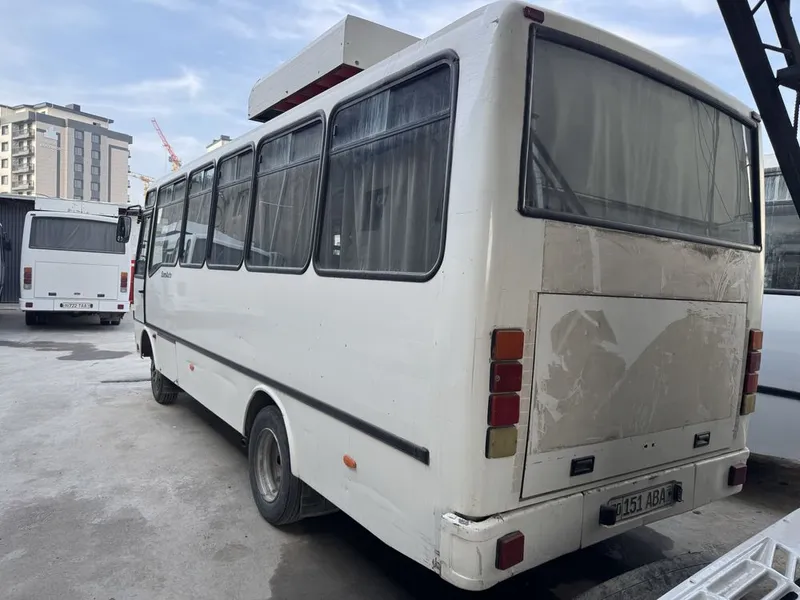 Автобус Исузу Isuzu — фото 1