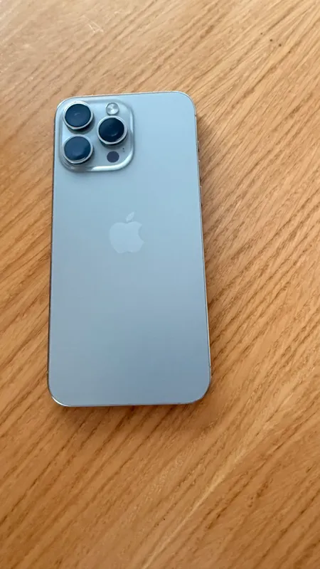 Sotiladi: Iphone 15 pro max Titanium 1tb 87% 870$ 1
