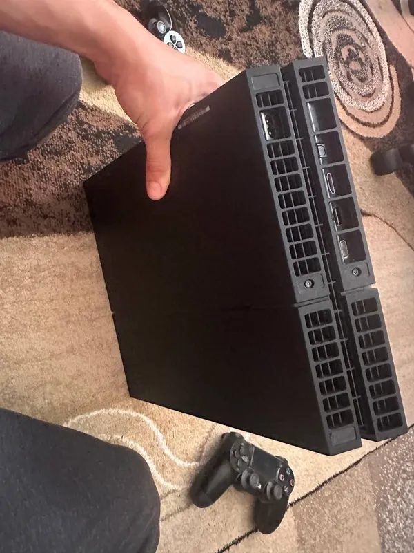 Playstation 4. 2 ta pult+ uyinlar — фото 2