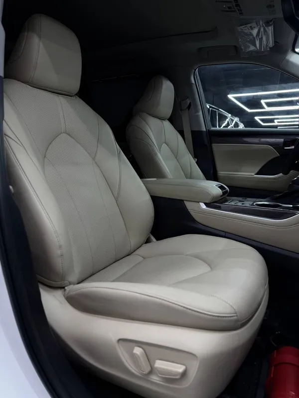 Toyota Highlander Hybrid Limited 8 Toyota Highlander Hybrid Limited 8