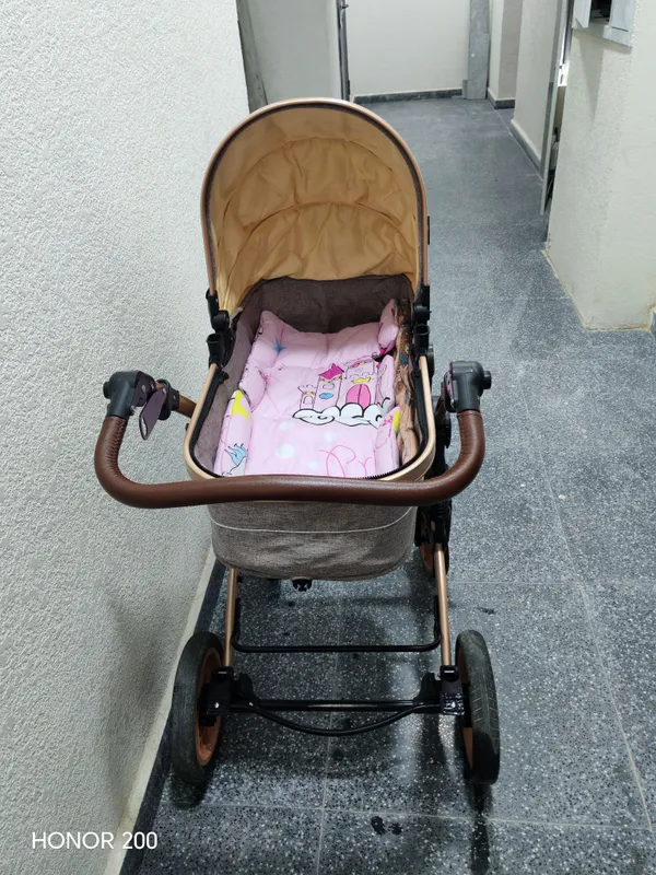 Kolyaska sotiladi. 500 ming yana kelishtiramiz.