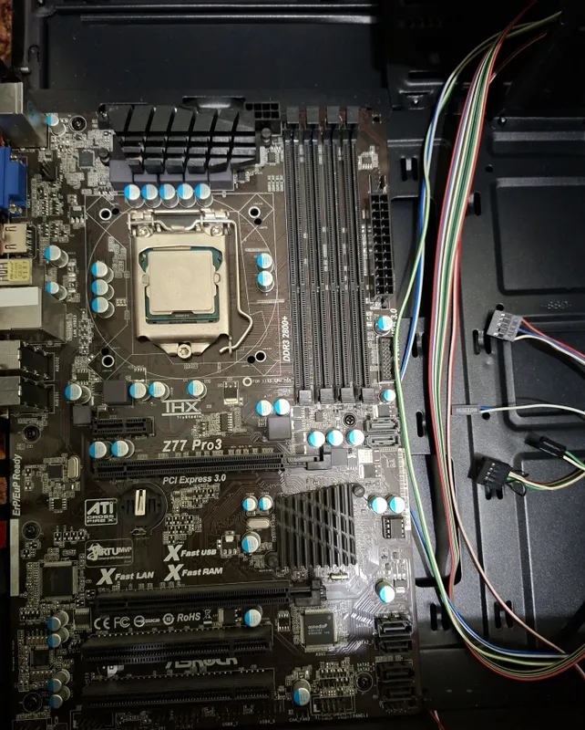 Asrock H77+case 2dona 2 Asrock H77+case 2dona 2