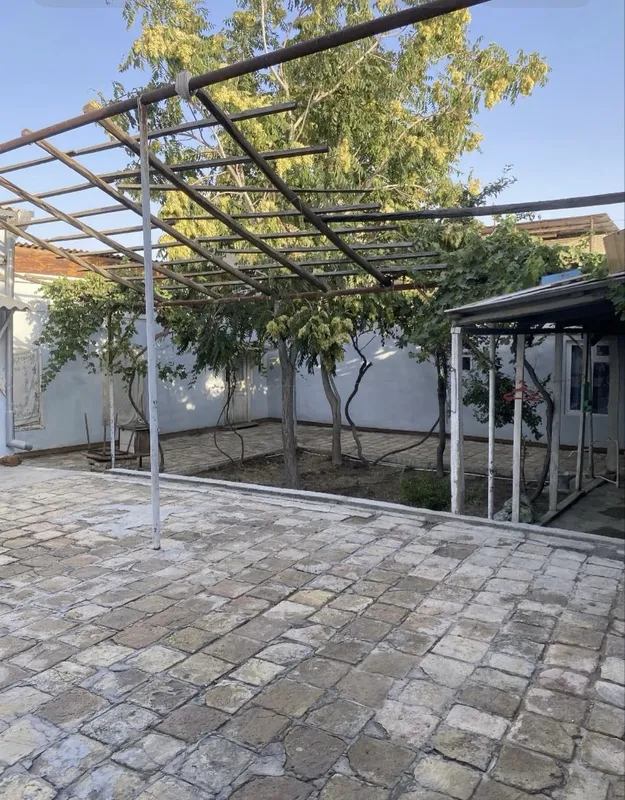 Eski shaharda uy sotiladi 1