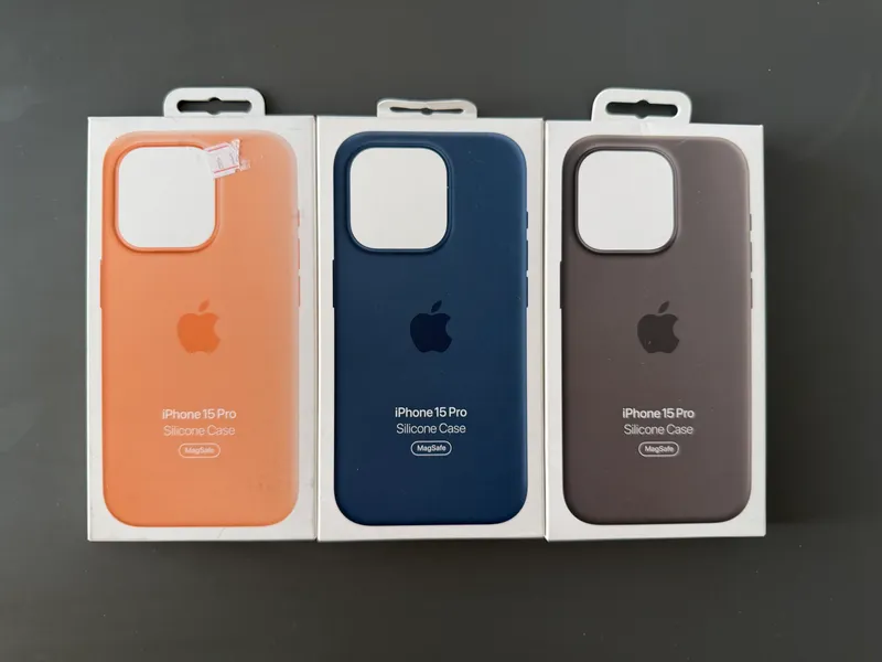 iPhone 15 Pro 256 gb, SIM+eSIM , Natural Titanium — фото 3
