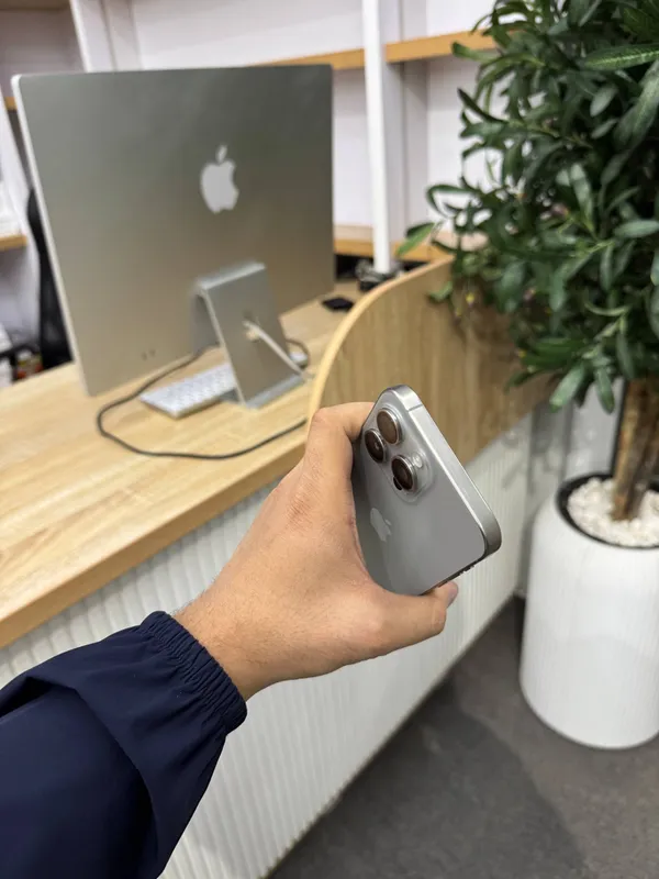 iPhone 15 Pro Max 3