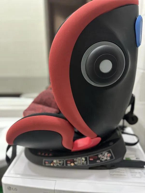 Детское автокресло Chicco Seat4Fix Poppy Red 0+/1/2/3 0+ мес — фото 1