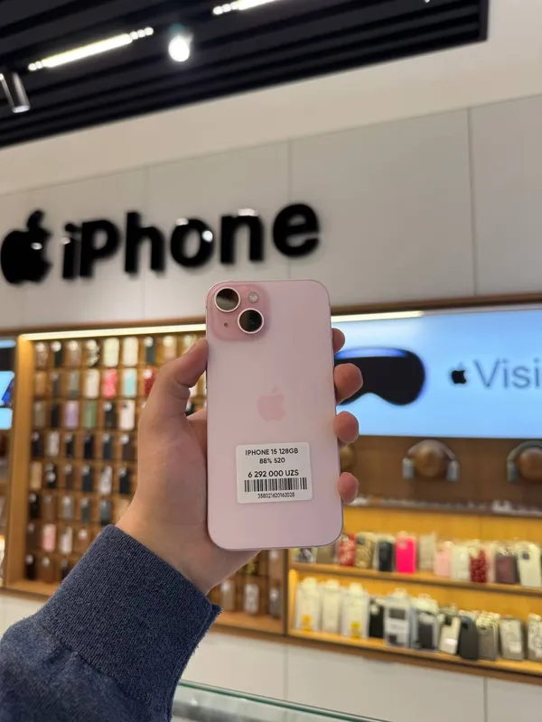iPhone 15 iPhone 15