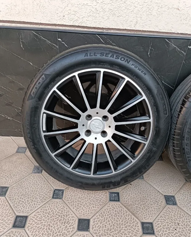Шины на дисках в стиле Mercedes для Cobalt, 215/55 R17, в хорошем состоянии 4