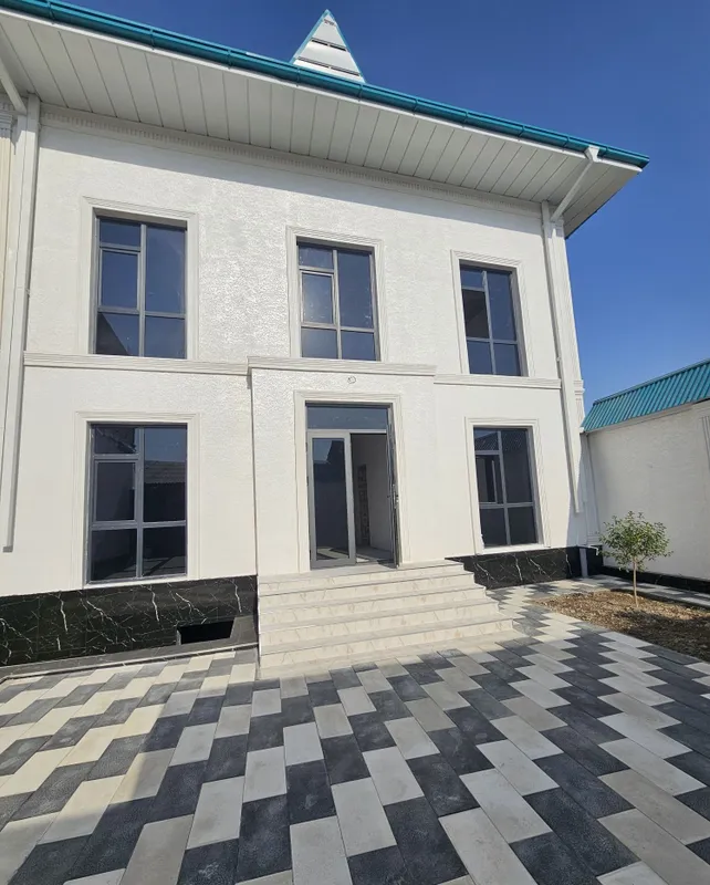 Harbiy shaharchadagi kottej, ta’mirlash ishlari davom etmoqda 3