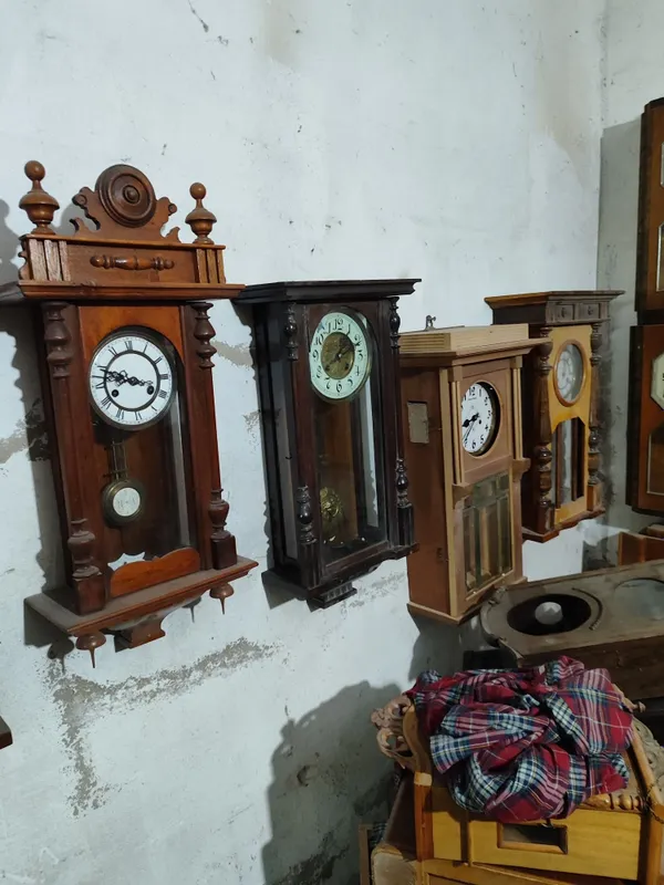 старинные часы антиквар