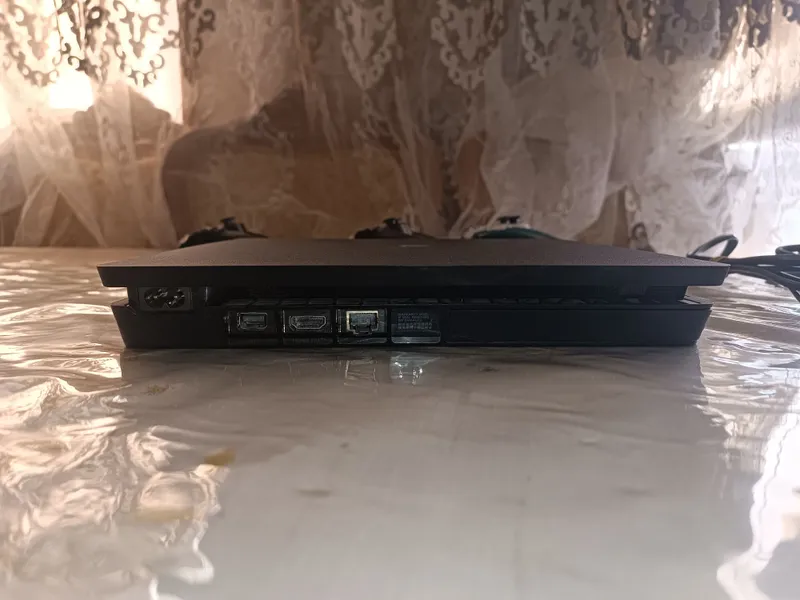 Playstation 4slim 4 Playstation 4slim 4