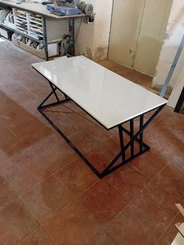 Jurnalniy stol loft 5