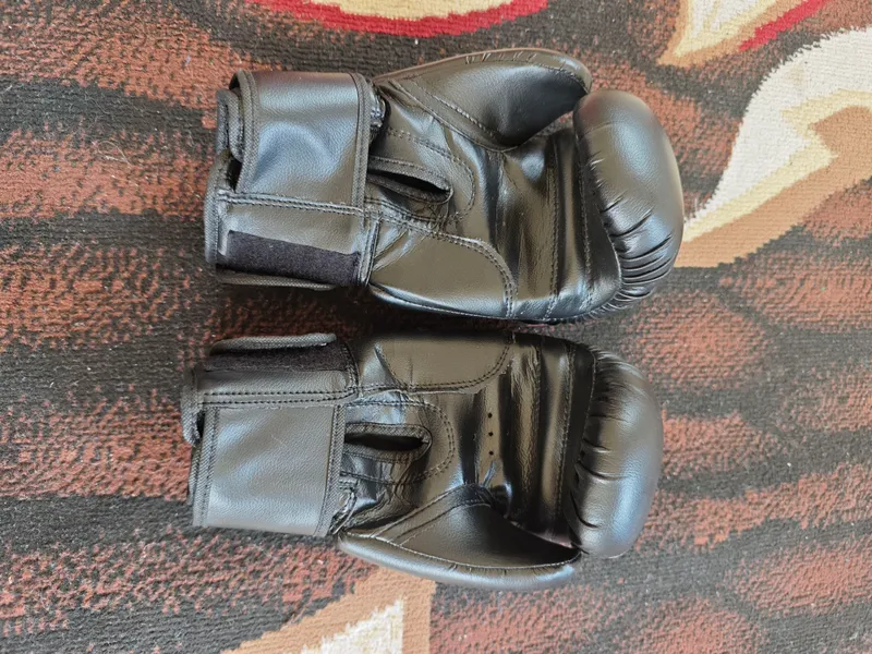 boks qo'lqopi(перчатки для бокса)