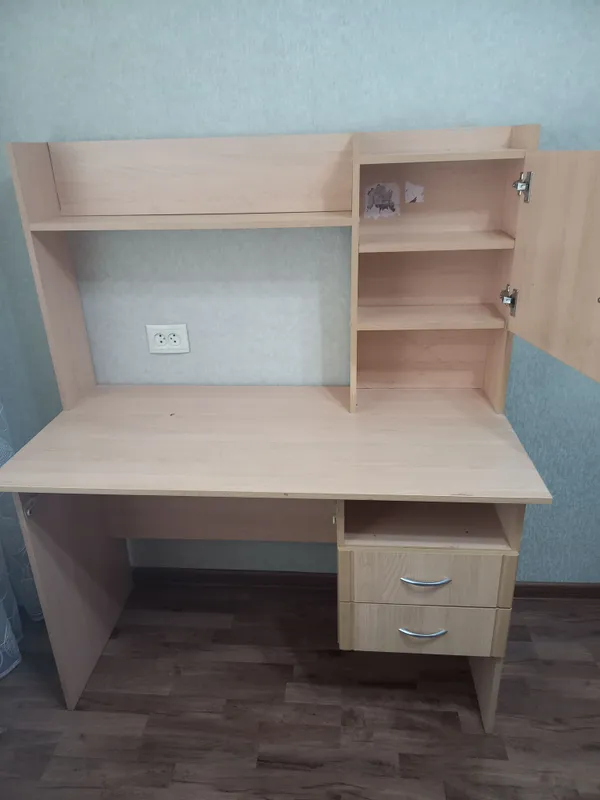 письменный стол