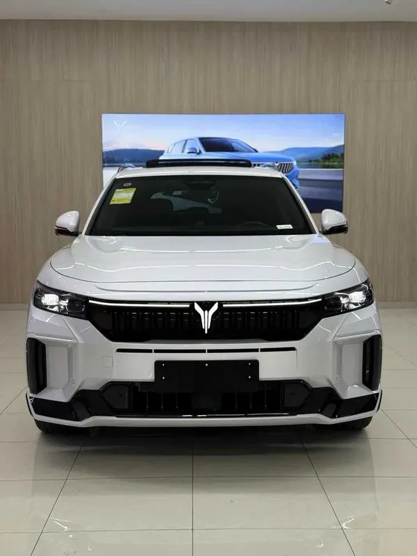 Voyah Free 318km AWD Naxt va Halol nasiya savdo Voyah Free 318km AWD Naxt va Halol nasiya savdo