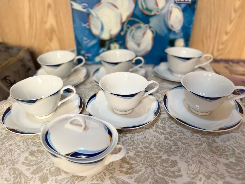Фарфоровый иранский чайный сервиз Royal Porcelain