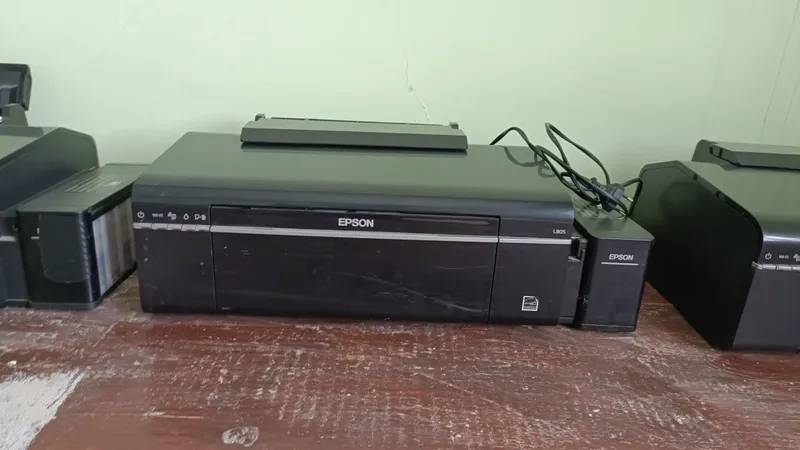 Epson L805 printer 2 ta 1 Epson L805 printer 2 ta 1