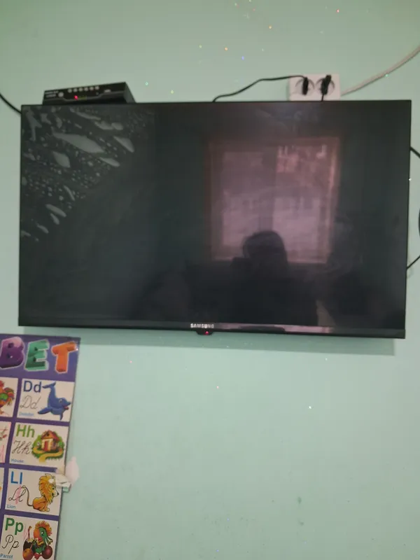 Samsung smart  televizor sotiladi 32 talik