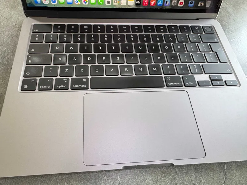 Mac book air M2 Space grey 7 Mac book air M2 Space grey 7