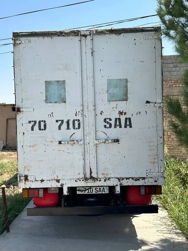 Isuzu NQR71 holati yaxshi 2