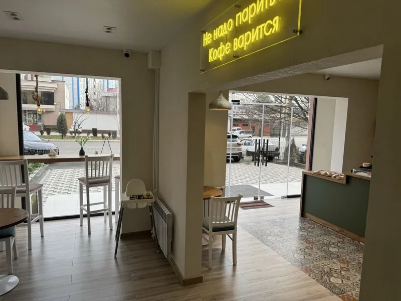 Гидрометцентр, ул. Осиё • 100 м² • Вдоль дороги • Под шоу-рум, магазин — фото 1 Гидрометцентр, ул. Осиё • 100 м² • Вдоль дороги • Под шоу-рум, магазин — фото 1