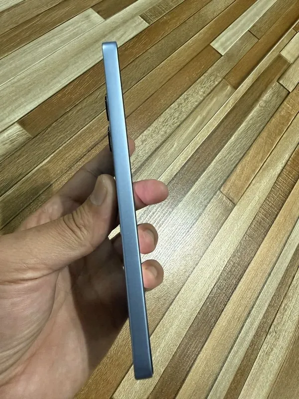 Redmi not 13 kók rang holati yaxshi ekrani orginal 2 Redmi not 13 kók rang holati yaxshi ekrani orginal 2