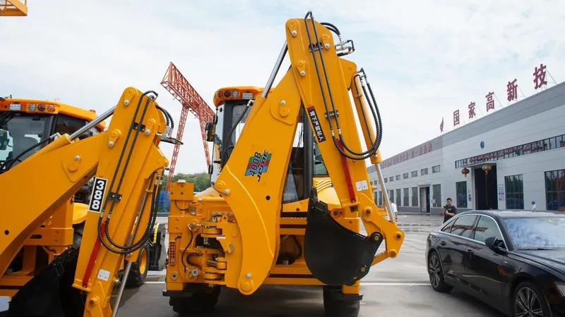 Ekskovator Pogruzchik JCME 400 — фото 2