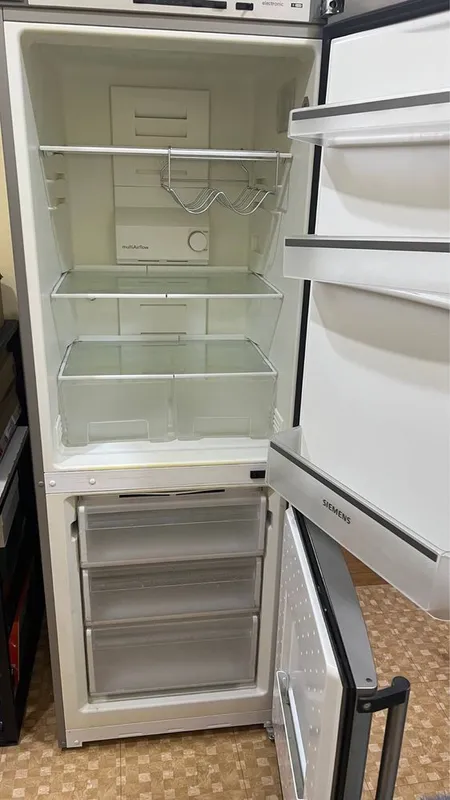 Холодильник продаётся Siemens 2