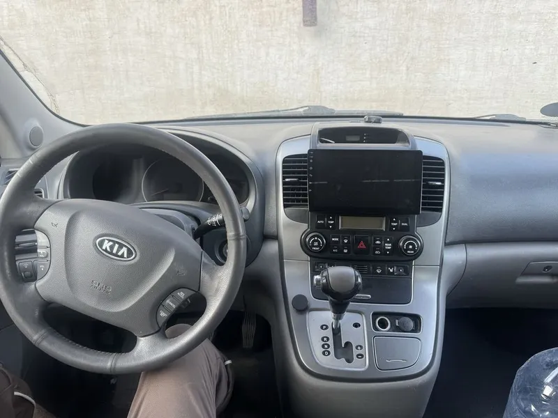 Kia CARNIVAL. extra long. Dizel 3