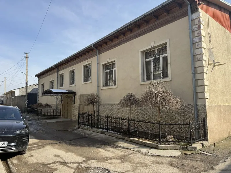 Дом, 6 соток, торцевая, махалля Амир Темур, за рестораном Трюфель — фото 1