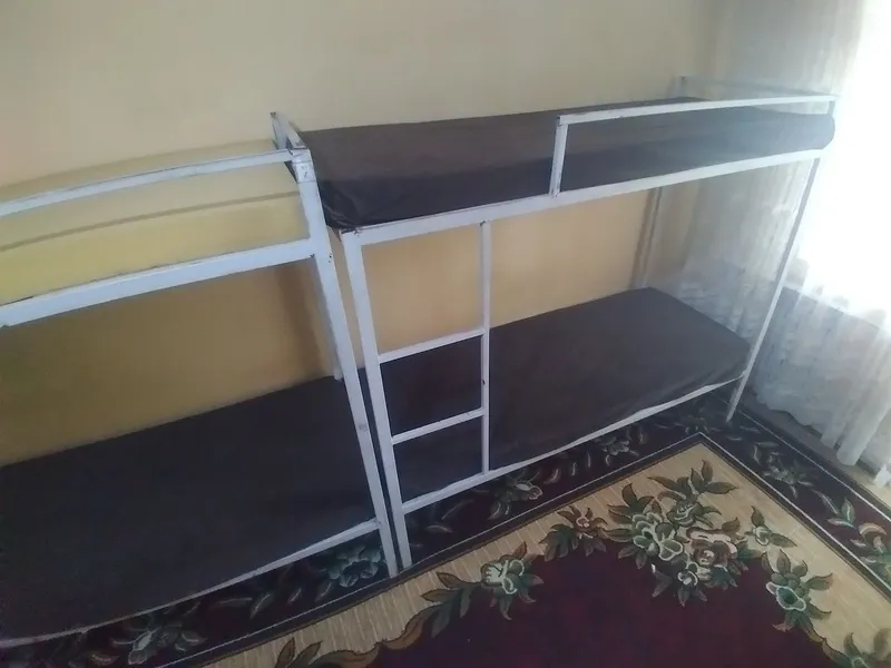 Профилдан ясалган 2 қаватли краватлар сотилади. Матрас ва чехоли билан 2