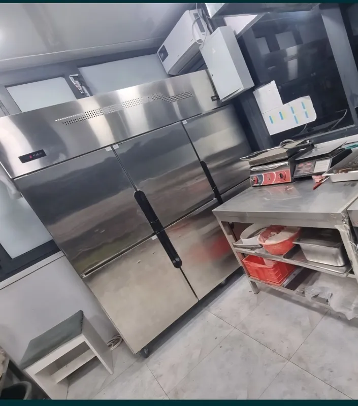 Холодильник сотилади 6 ти секция лик
