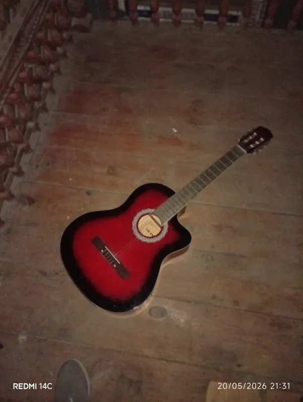 gitara yangi hali birmata chalinmagan — фото 2