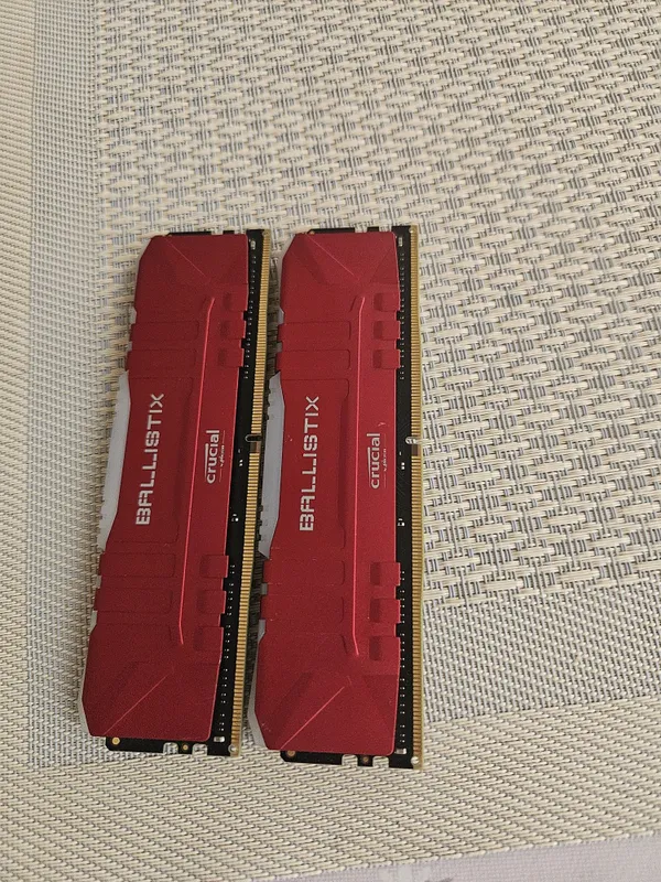 Продам оперативную память crucial