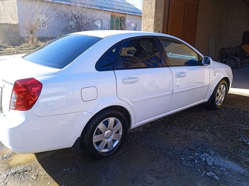 Lacetti 1.6 sotiladi 4