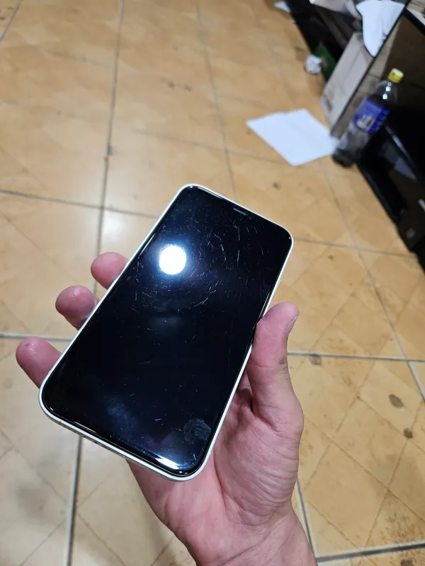 Iphone xr 17 pro korpusda 2