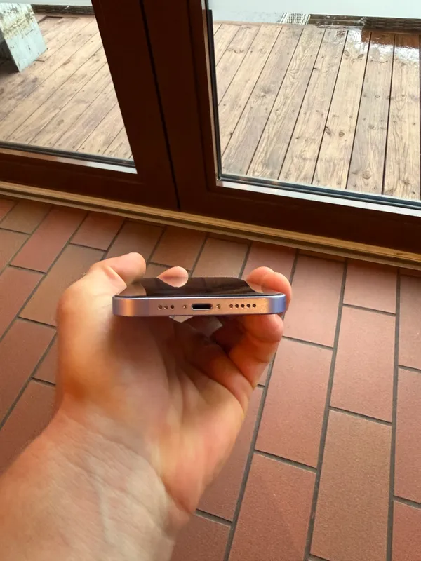 iPhone 12 6