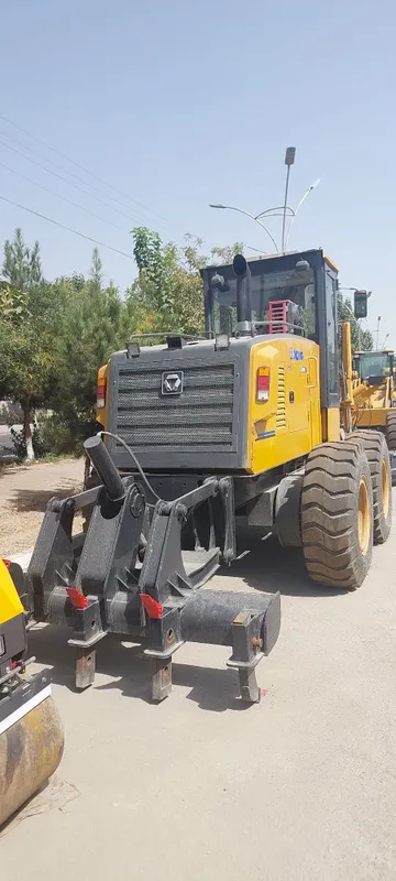 Грейдер фирма XCMG 215 — фото 2