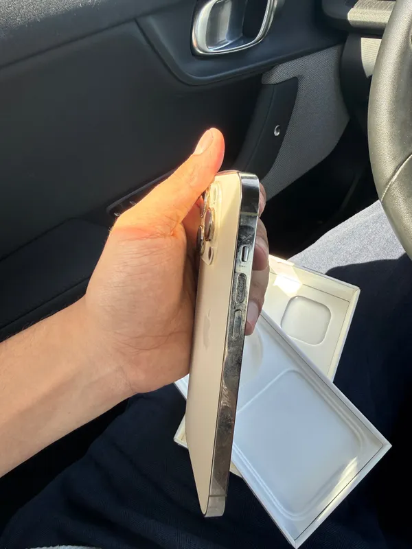 Iphone 14 pro 1TB E-SIM 5