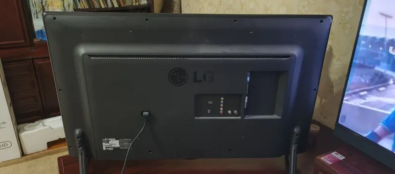 Телевизор LG 42' — фото 4