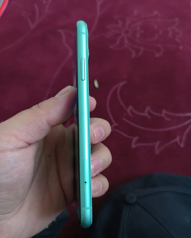 iPhone 11 128 ГБ срочно продаётся 5 iPhone 11 128 ГБ срочно продаётся 5