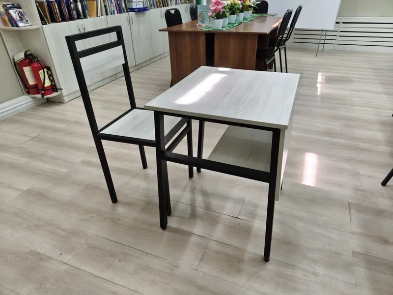Stol stul 10 ta kamplekt